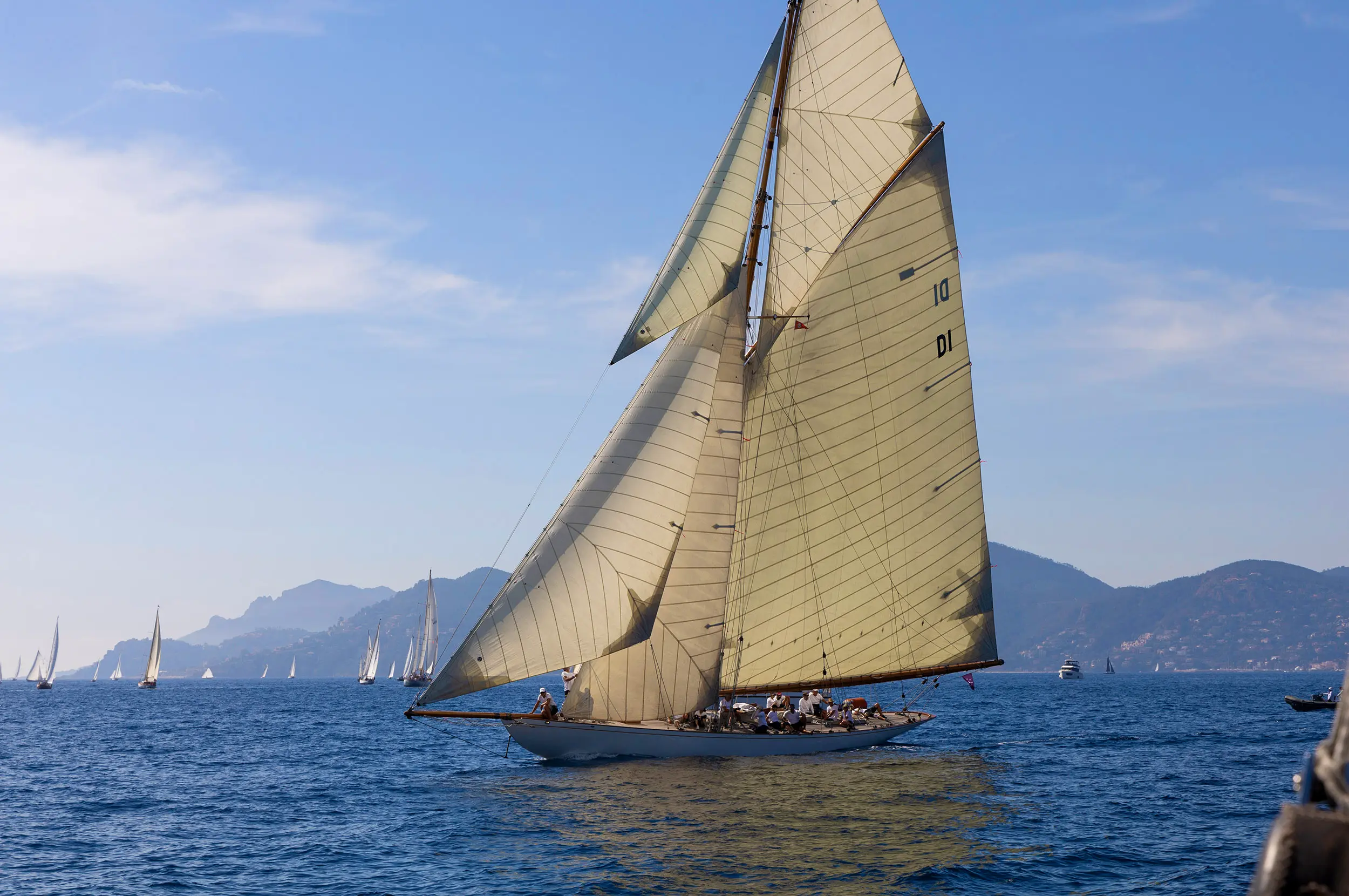 Must the old original sails be used?